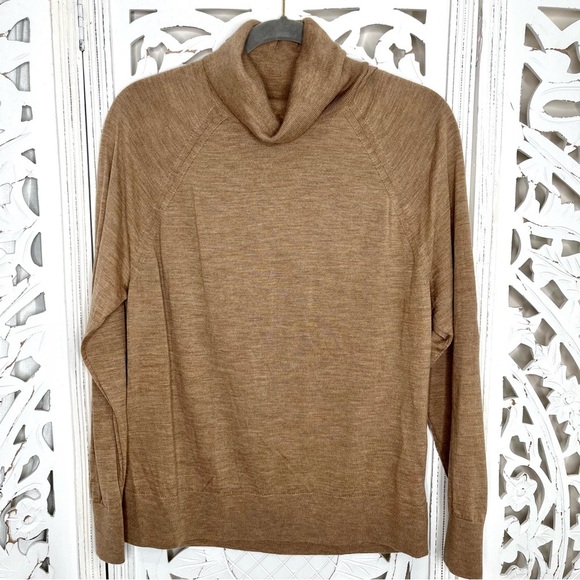 Banana Republic Sweaters - Banana Republic Factory Caramel Colored Merino Turtleneck